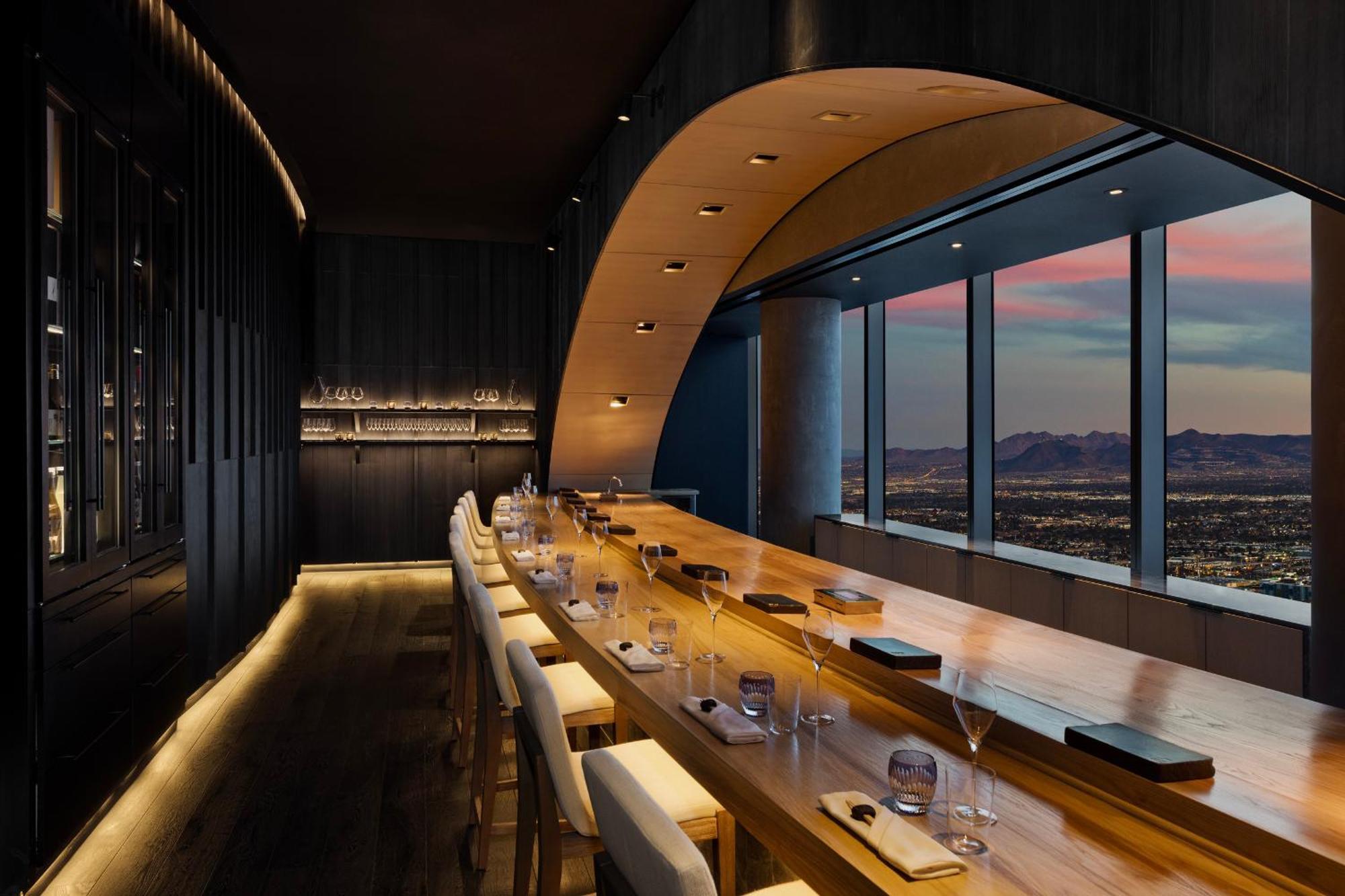 Fontainebleau Лас-Вегас Экстерьер фото The bar at the 63rd floor