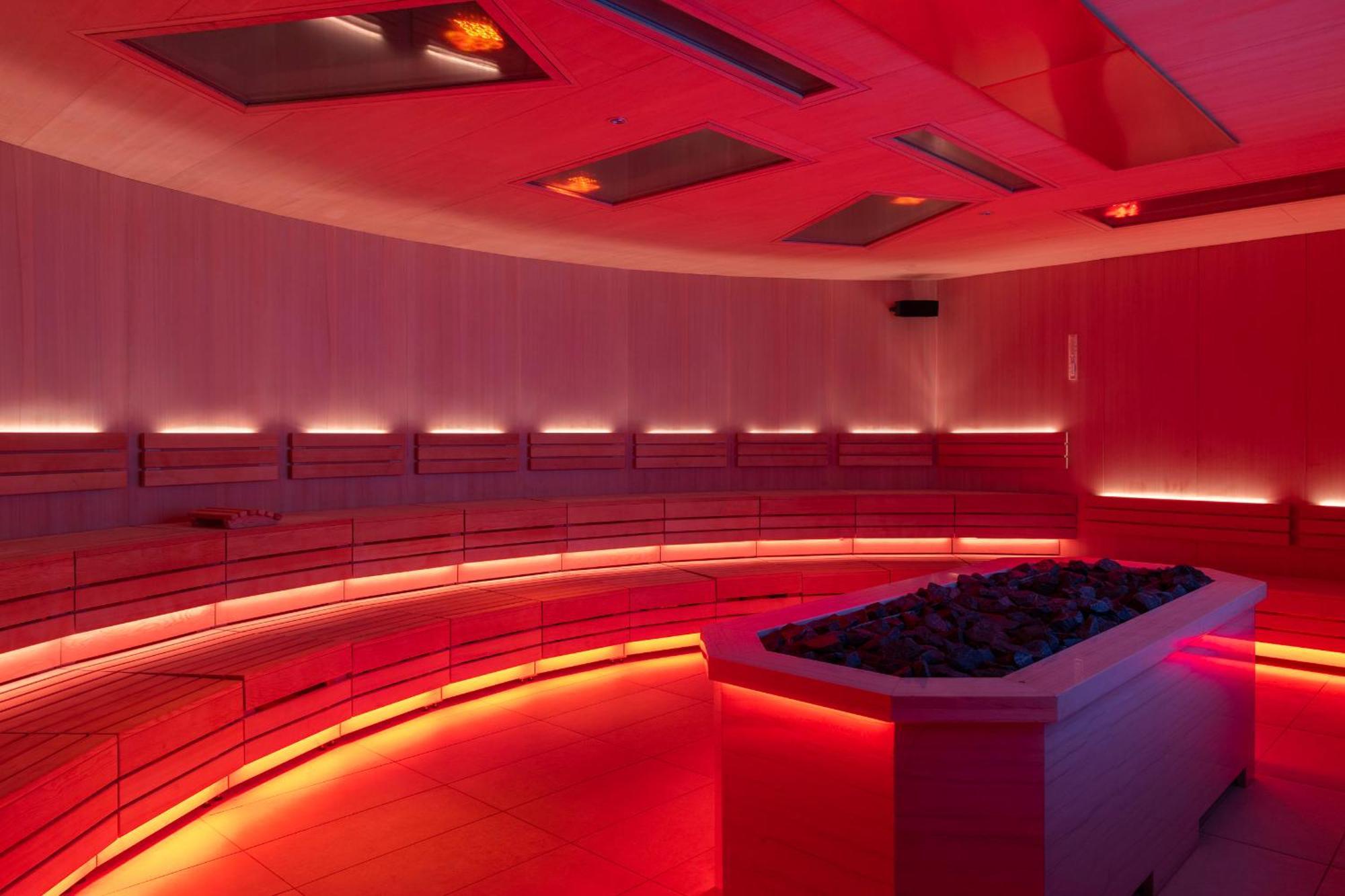 Fontainebleau Лас-Вегас Экстерьер фото A modern Finnish sauna